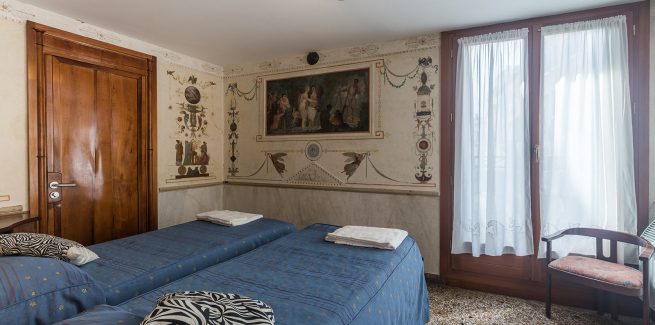 Room with Frescoes and Canal View Foresteria Valdese